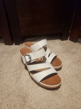 BareTraps White Strappy Wedge Slide Sandals with Buckle